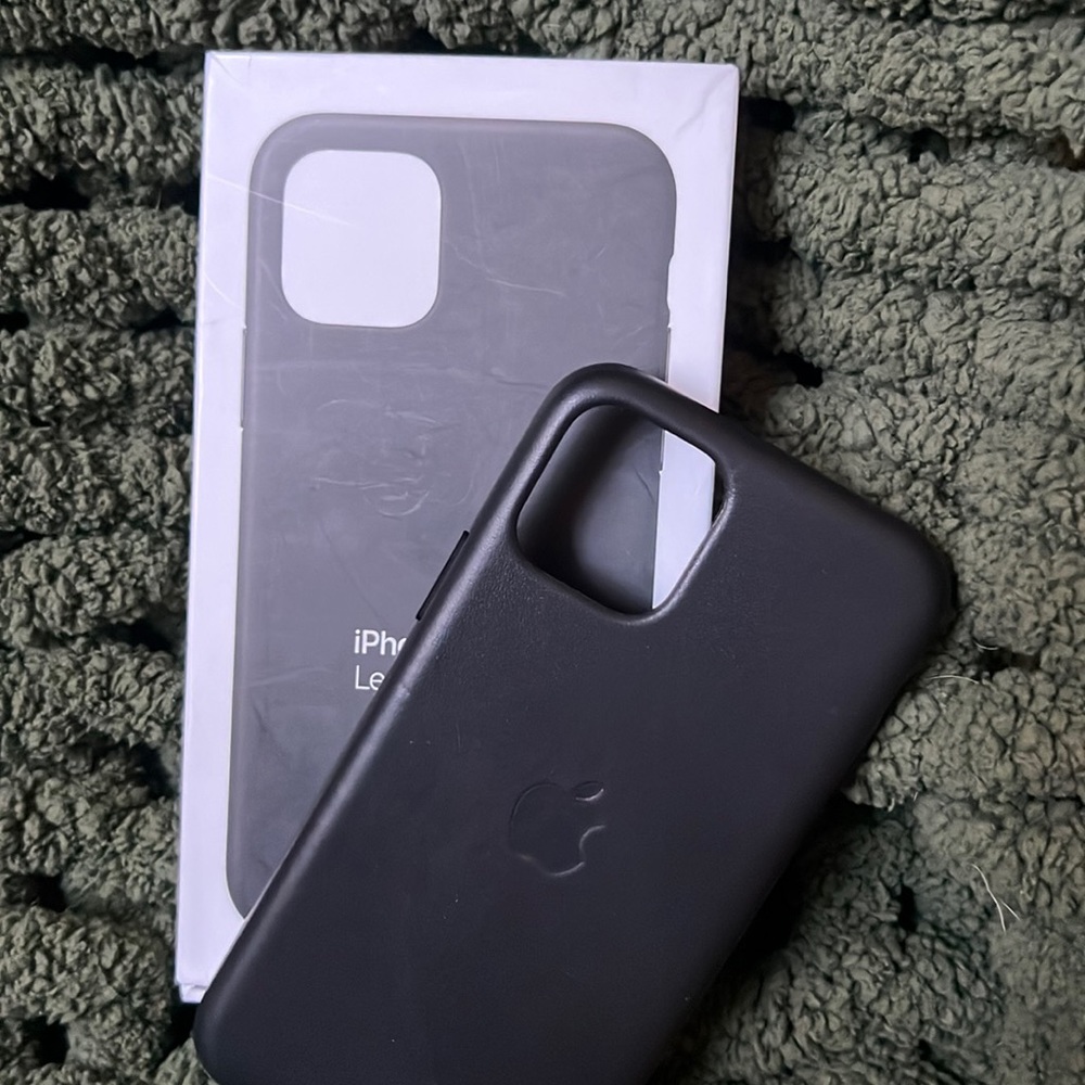 iPhone 11 Apple Leather Case